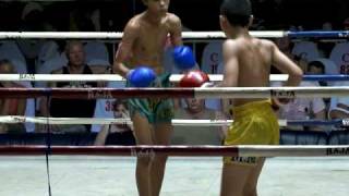 Download Lagu Mon (Tiger Muay Thai) wins by 4th round TKO @ Patong Thumbnail
