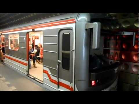Metro Prag / Praha  - Station Staroměstská Linka A