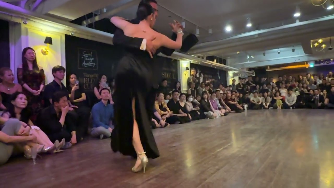 Aldana Silveyra y Diego Ortega - performance in Seoul  in July 2026 - 1/7 