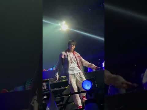 220313 PERMISSION TO DANCE ON STAGE in seoul 정국 IDOL Focus 계단 직캠 폰캠