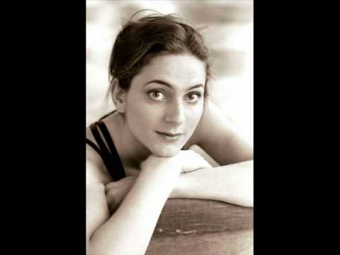 Delphine Galou - Cara Sposa