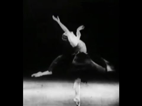 Anna Pavlova 'Californian Poppy' (1916)