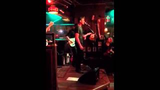 Travis Green singing "Midnight Hour" by Clarence "Gatemouth" Brown