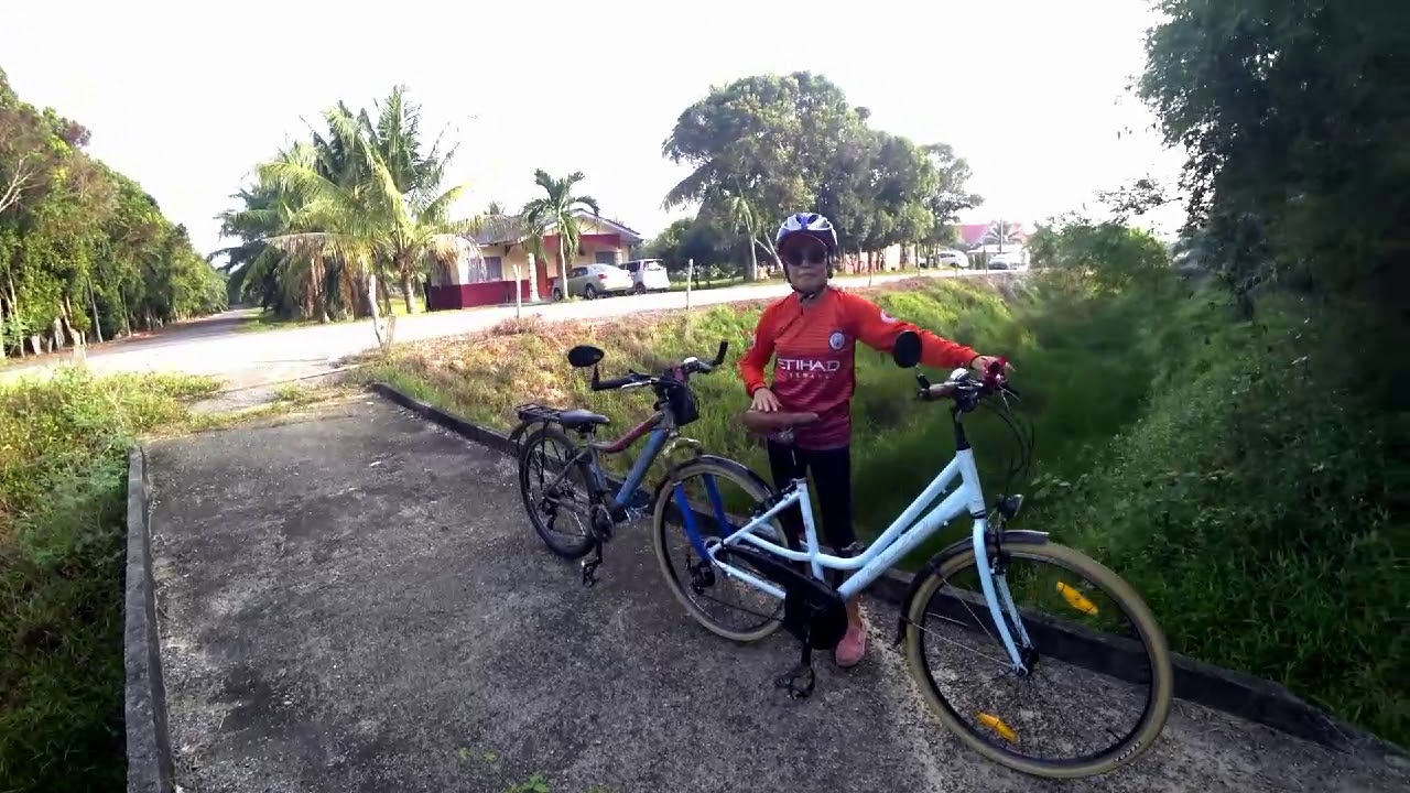Rolling with our DIY 3-wheel tandem.