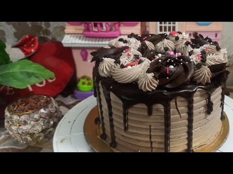 How to decorate a chocolate cake with Naznee Muntazir