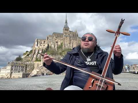 Temuujin , in Le Mont Saint - Michel , France