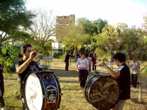 Murga los descontrolados de alberdi - ensayo percu - toques desfile