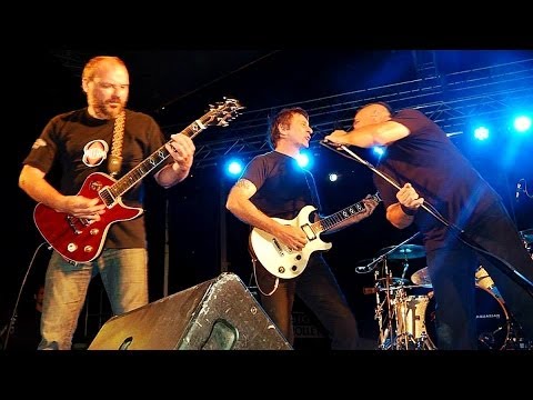 Almafuerte y La Renga - Llegará la paz (Pappo) 2014