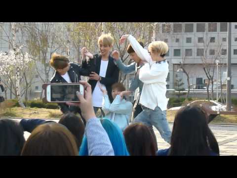 [FANCAM] 160405 DAY6 mini fanmeeting after THE SHOW pre-recording all members showing love