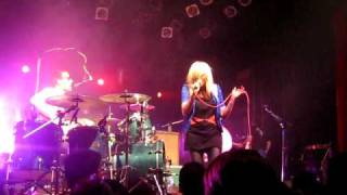 The Ting Tings - Traffic Light