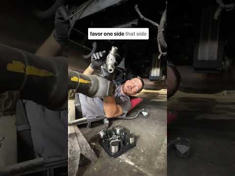 U-Joint replacement! #peterbilt #dieselmechanic #mechanic #spicer #tigertool #repair #379peterbilt