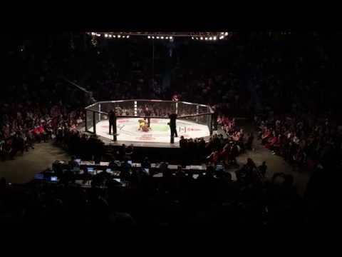 Anthony Pettis Vs Charles Oliveira - UFC FN Vancouver