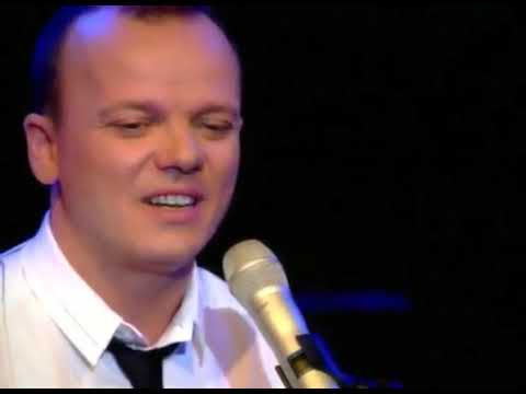 Gigi D'Alessio Dove sei e Tu che ne sai live