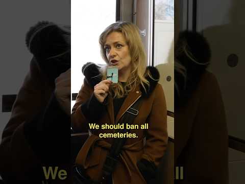 我們應該禁止墓地！#＃房地產＃＃搞笑訪談＃＃喜劇＃＃芝加哥 (WE SHOULD BAN CEMETERIES!! #realestate #funnyinterview #comedy #chicago)