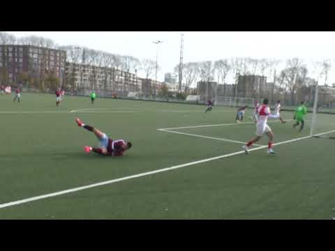 22 nov 2025 Zwaluwen Utrecht '11 2 - UVV 2 com 5-7 UVV scoort 0-3