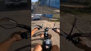 Enquadro de motorizada!