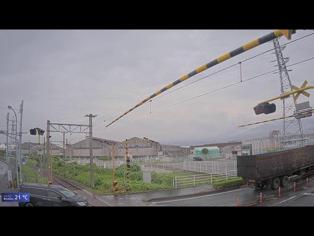 岳南電車岳南線・踏切