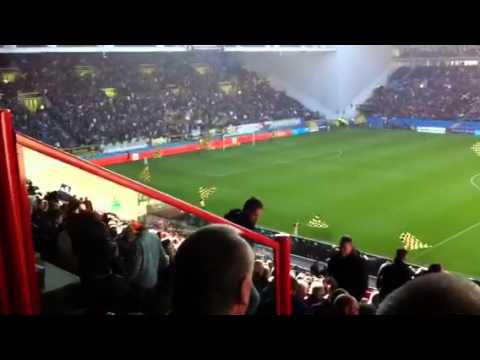 Vitesse-PSV spandoek voor Bony