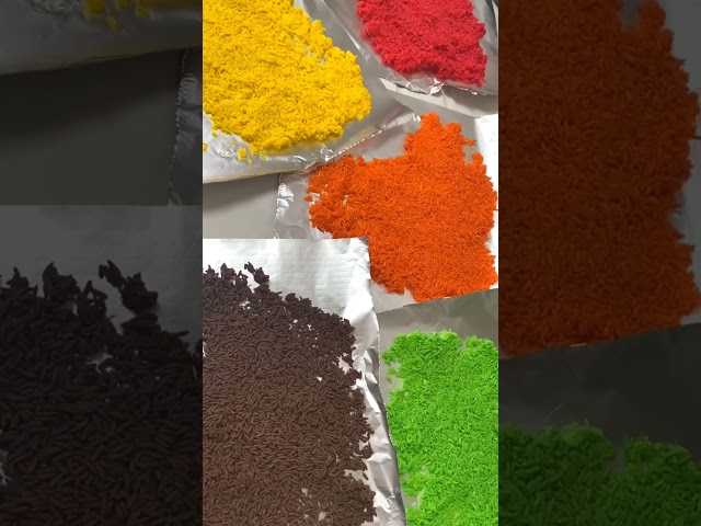 Vídeo relacionado con OSK Juego de moldes para decoración de arroz para niños, juego de decoración de arroz Rilakkuma y Hello Kitty sin BPA (juego de moldes de arroz)