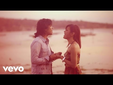 Novita Dewi, Alex - Hingga Menutup Mata (When The Curtain Falls) (Video Clip)