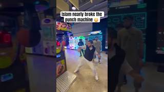 Islam Makhachev has crazy power 😱 (via aliabdelaziz00/X)