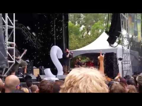 The Acacia Strain-Carbomb (Live at Heavy Montreal 2015 Day 1)