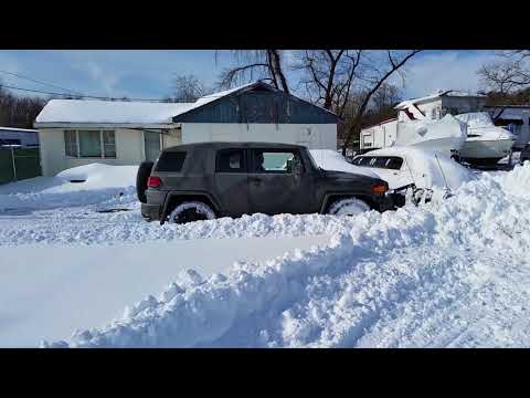 Meyer snow plow on FJ Cruiser
