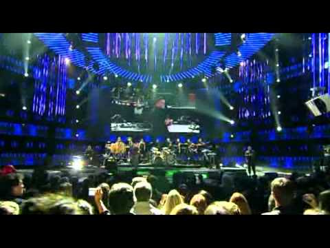 Festival de Viña 2012, Luis Miguel, Un hombre busca una mujer - Cuestion de piel - Oro de ley