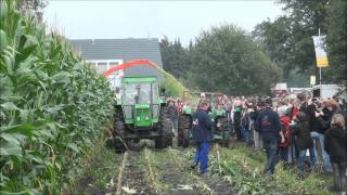 preview picture of video 'Maishakselen tijdens Feldtag 2011 in Nordhorn Trekkerweb'