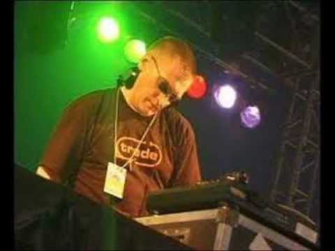 DJ Ian M (hard house) @ Slammin Vinyl 08/09/00