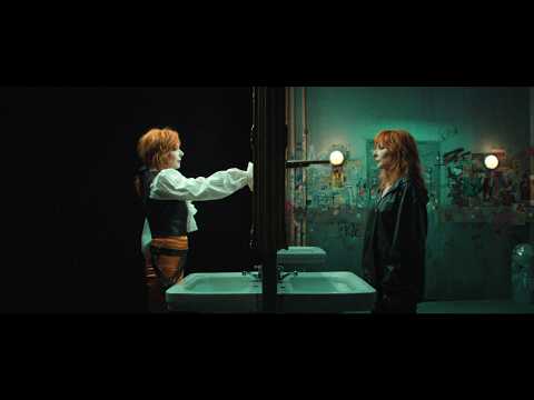 Mylène Farmer - C'est à qui le tour (Clip Officiel)