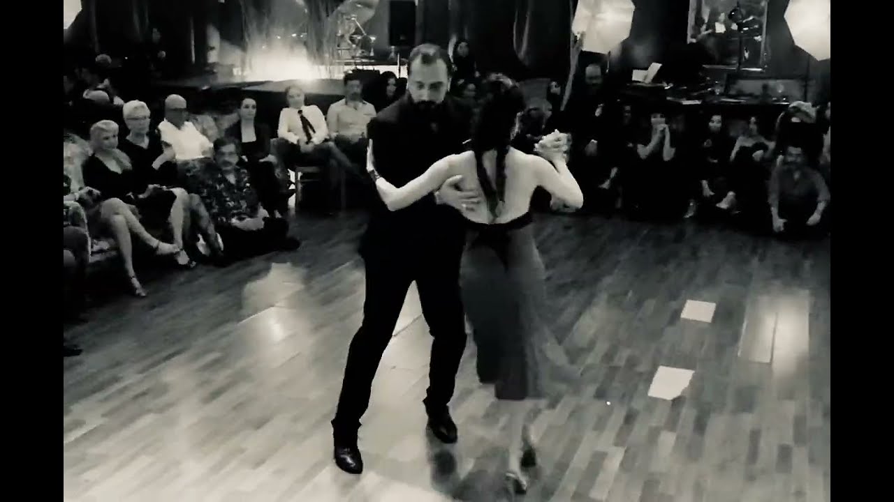 Video thumbnail for Rino Fraina y Cruz Artemisa - "Mi Amor y tu Amor" - Orquesta Juan D'Arienzo