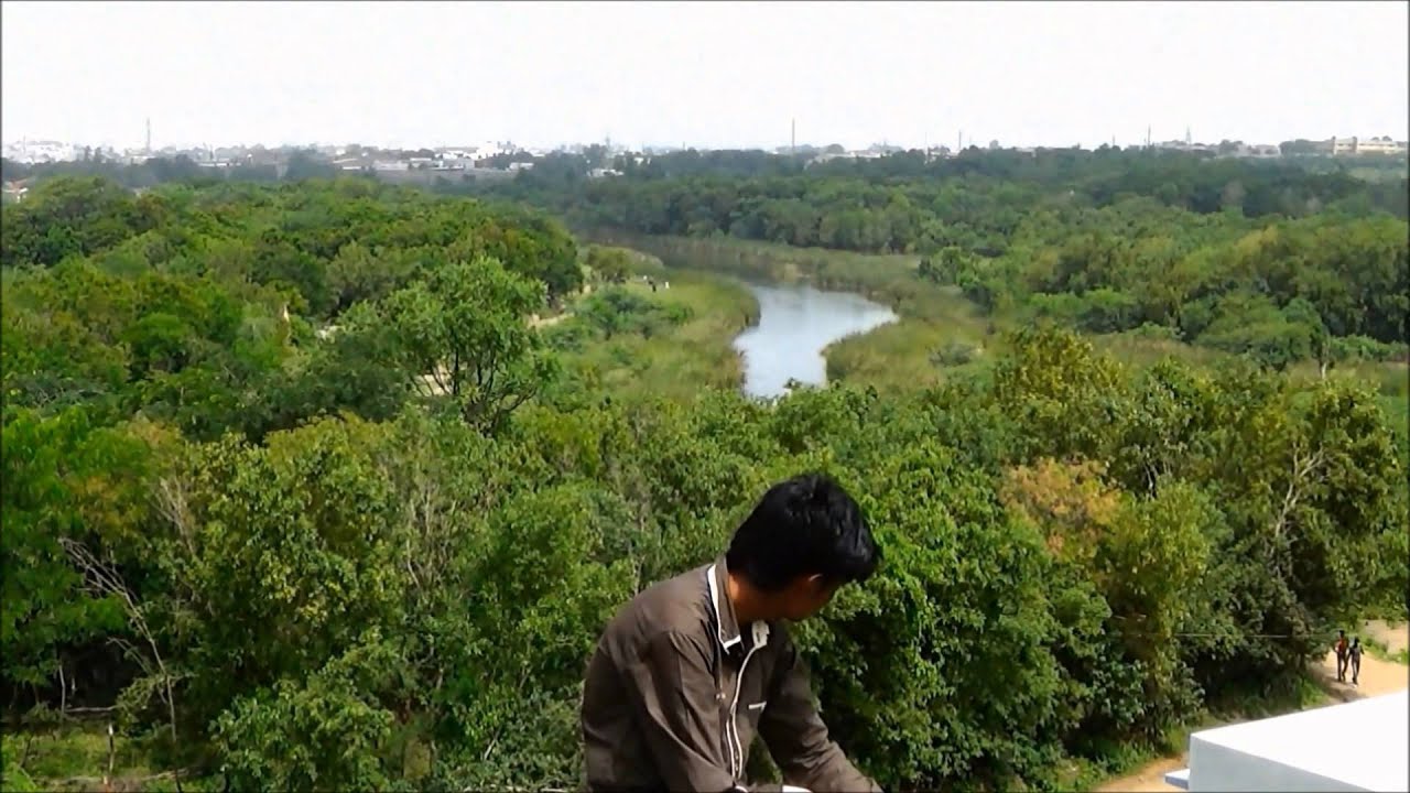 Видеокамера Sony HDR-CX240E