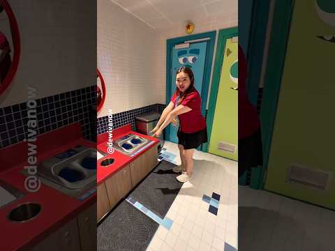 Mesin ini bisa langsung nyuci tangan kamu #dewivanow #mesincucitanganunik #disneycruiseadventure