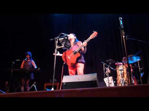 MAVI DIAZ & LAS FOLKIES "GATO FLORO"