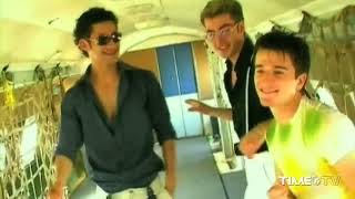 O-Zone performing Dragostea Din Tei