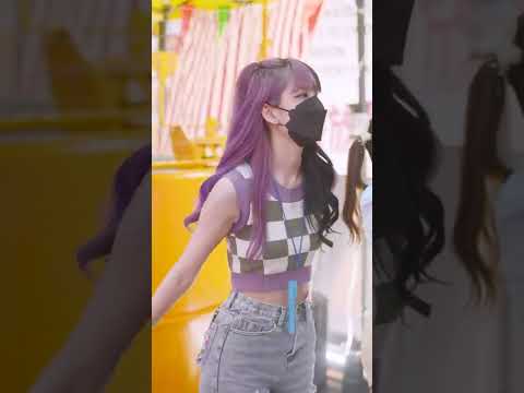 220413 [FANCAM ?] Praeploy Castella - จือดื่อดึดจือ @ Donki Mall Happy Songkran 2565