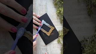 Easy mini picture frames with hot glue - did you catch the painting hack? #diy #easydiy #junkjournal