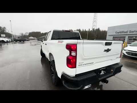 2026 Chevrolet Silverado 1500 Crew Cab Short Box 4-Wheel Drive Custom Trail Boss in White for sale at Boyer Chevrolet Buick GMC Bancroft in Bancroft, ON