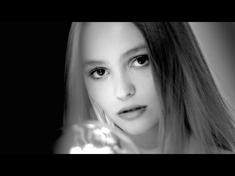 L'Eau N°5, the Teaser Film with Lily-Rose Depp — CHANEL Fragrance thumnail