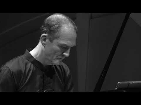 Andrián Pertout - No. 11, Melancolía, Luz meridional Michael Kieran Harvey