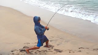 RED HOT Surf Fishing Session on the California Coast (BIG FISH)