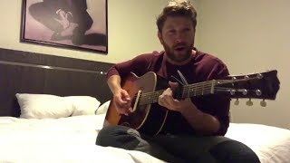 Brett Eldredge performs &quot;Mean to Me&quot; in bed | MyMusicRx #Bedstock 2017