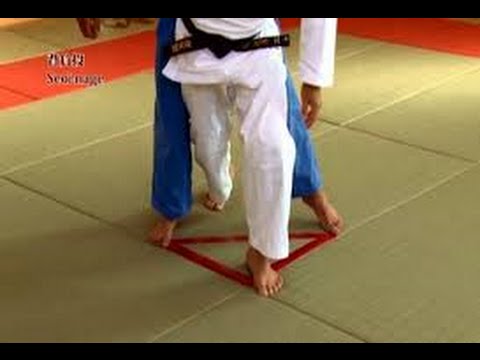 JUDO TECHNIQUES: Toshihiko Koga 古賀 稔彦 (JPN) - SEOI NAGE / Win by Ippon! [ENGLISH SUBTITLES]