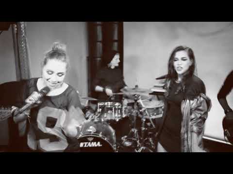 Trupa cover LIFE ON MARS - Dance with me tonight / Shake it off