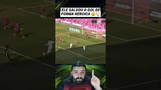 O ZAGUEIRO SALVOU O TIME DE FORMA HEROICA #futebol #football #futbol #futeball