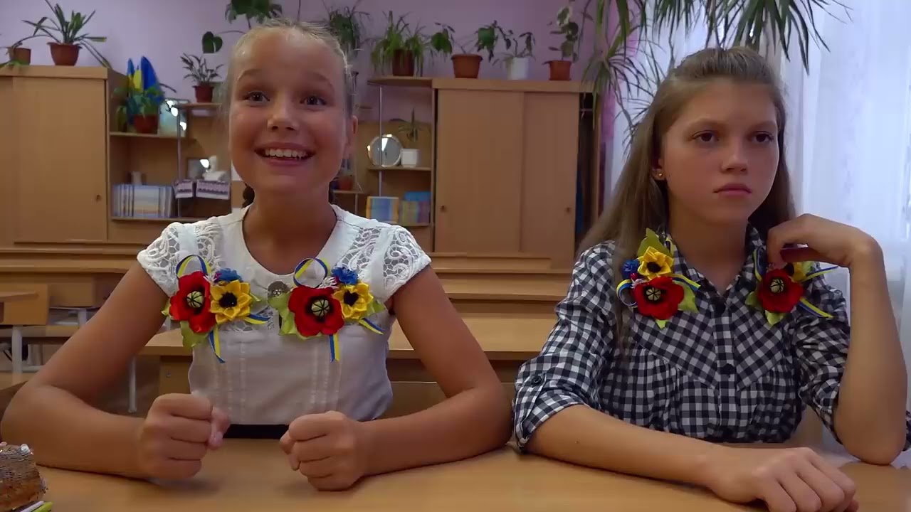 ЧТО В СТОЛЕ У ВАЛЕНТИНЫ ИВАНОВНЫ !!!