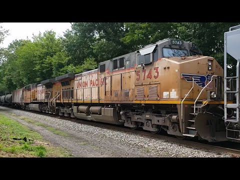 Railfanning in Harrington Park NJ 8/1-8/2/20 Union Pacific combo!