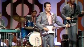 Conway Twitty - Hello Darlin&#39; (Live The Johnny Cash TV Show 1971).avi