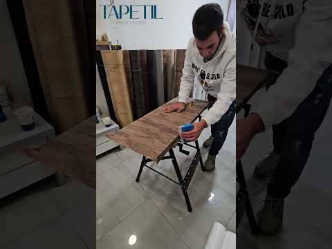 מדריך וידאו: הדבקת טפט לדלת מטבח